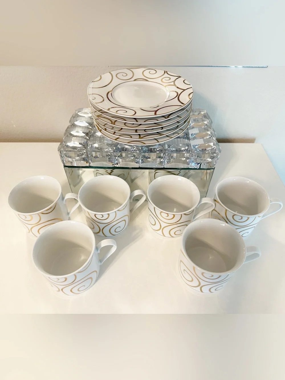 Pier 1 Porcelain Gold Swirl Tea Cups and Saucers -set of 6